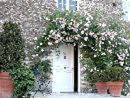 Facade du Manoir de la Drôme, à Balleroy (14)