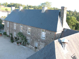 Vue aérienne du Manoir de la Drôme à Balleroy (14)